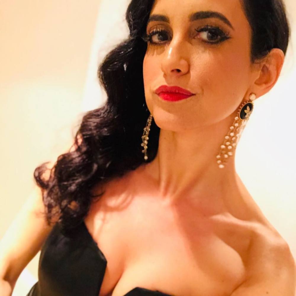 Meet your Poshers, Liz and Leo.